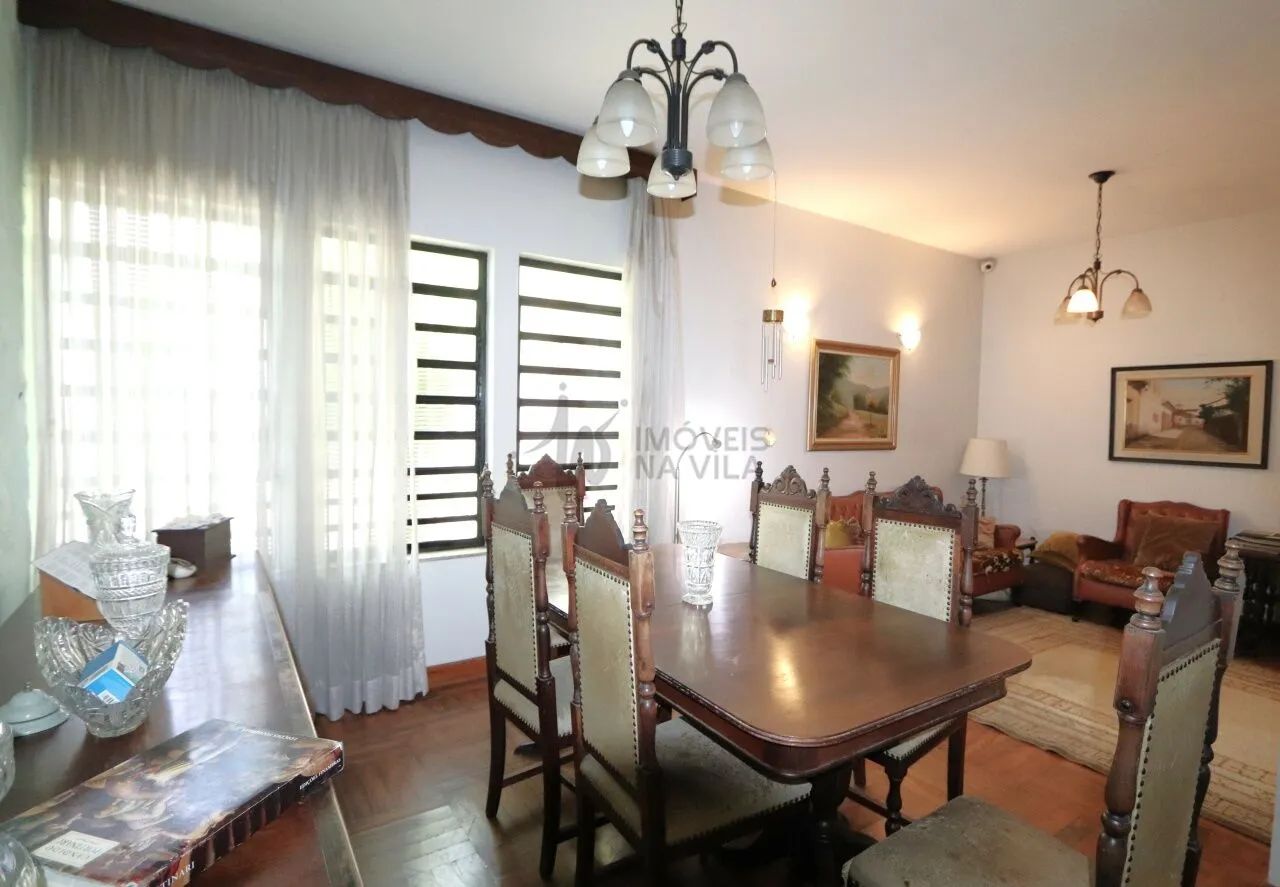 CASA À VENDA COM 4 DORMITÓRIOS E ÁREA EXTERNA COM ÁRVORES FRUTÍFERAS - Foto 2