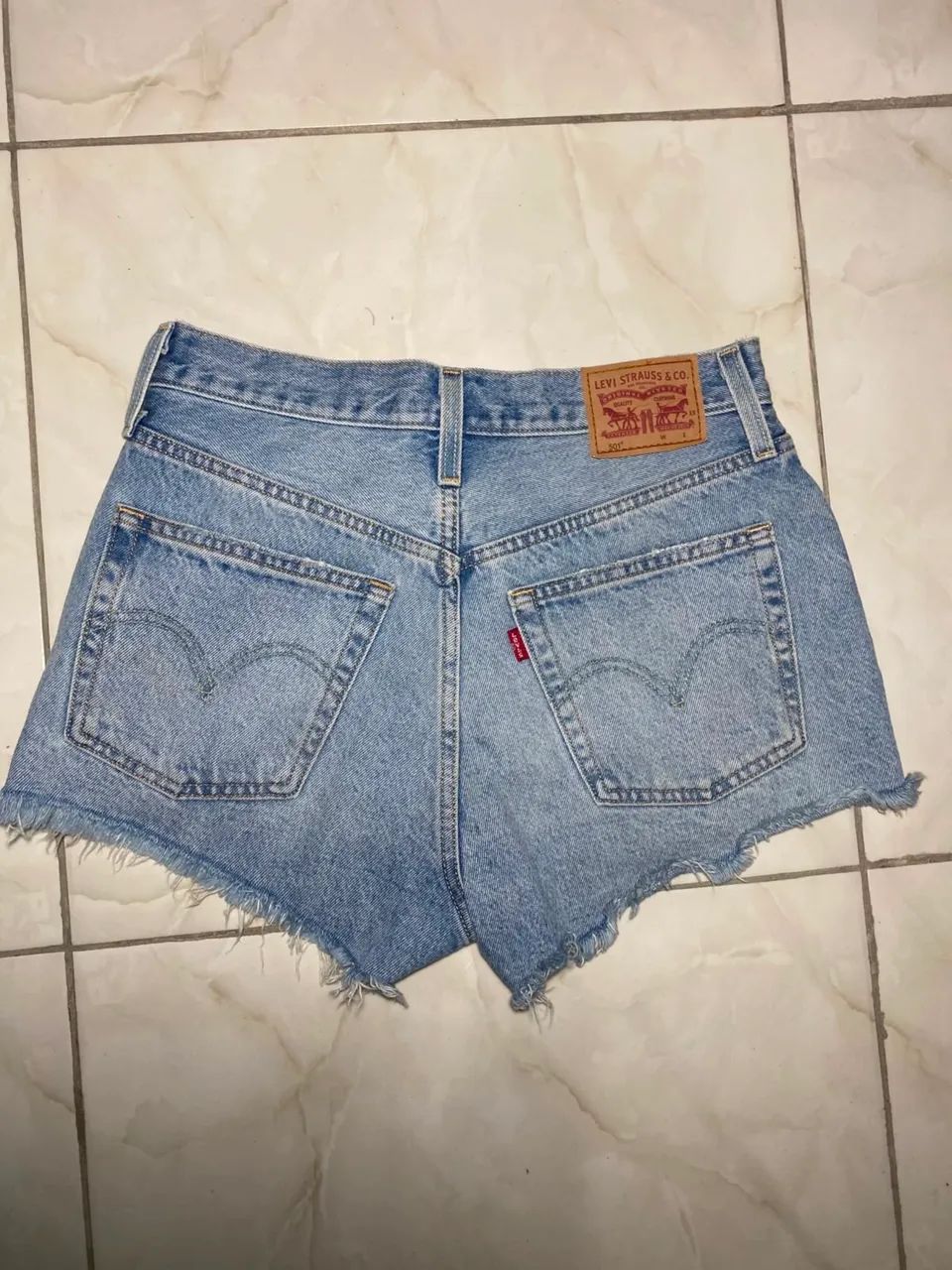 Shorts jeans Levis  - Foto 2