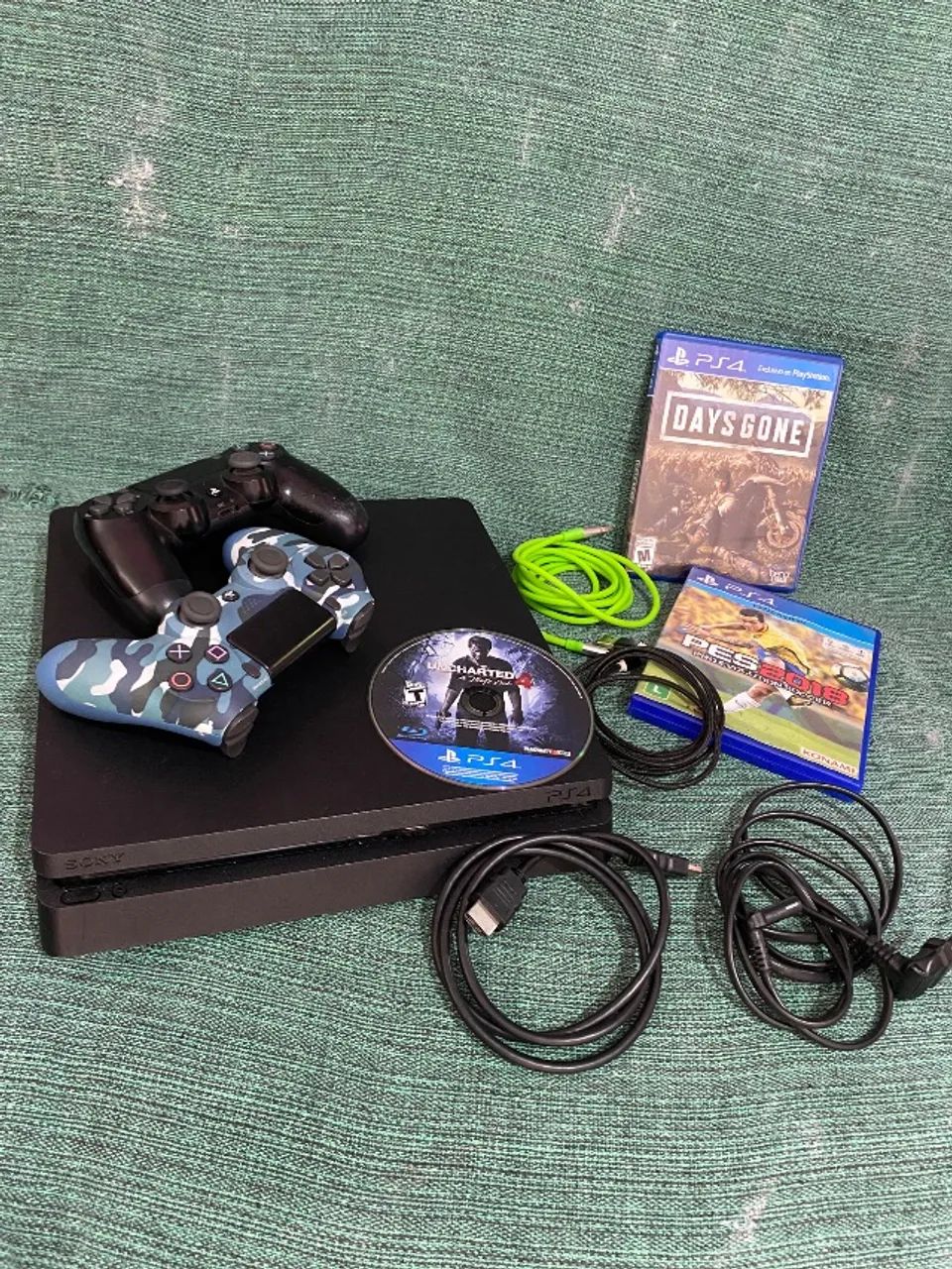PS4 + 2 Controles