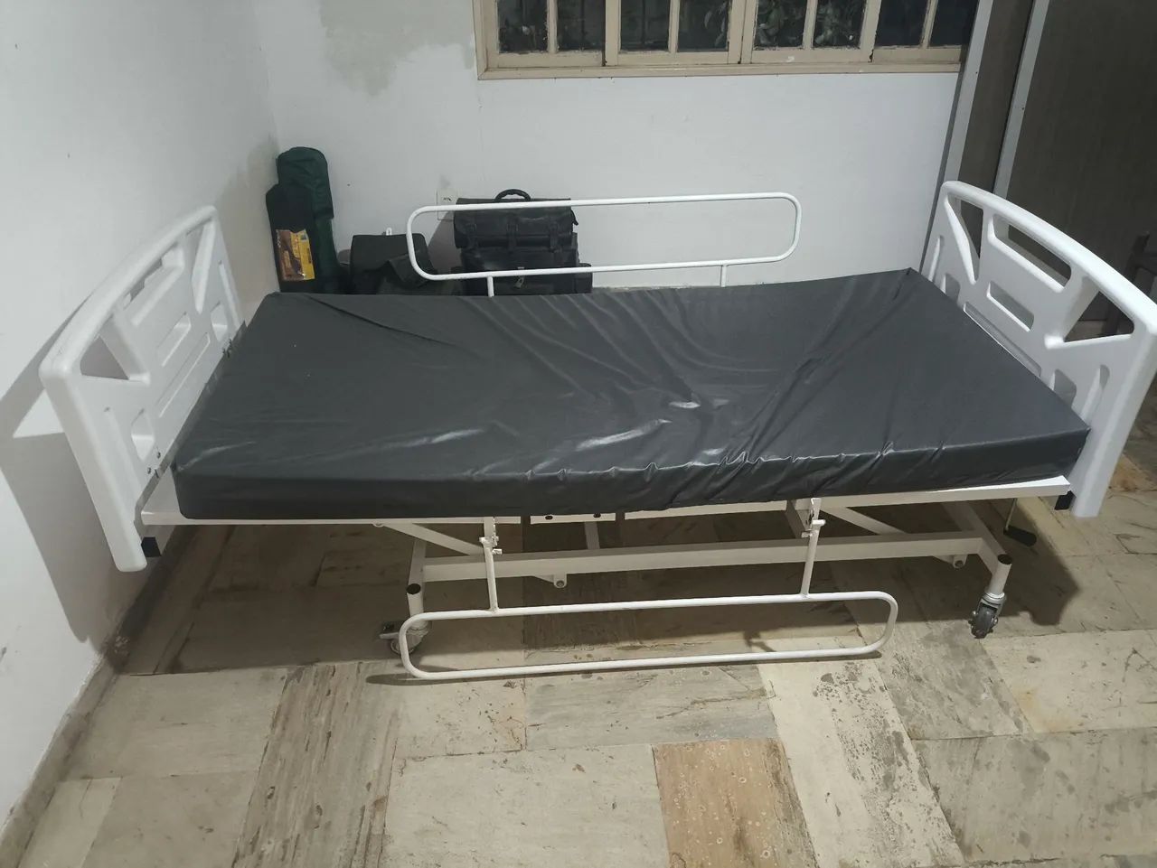 Cama Hospitalar 2 meses de uso - Foto 3