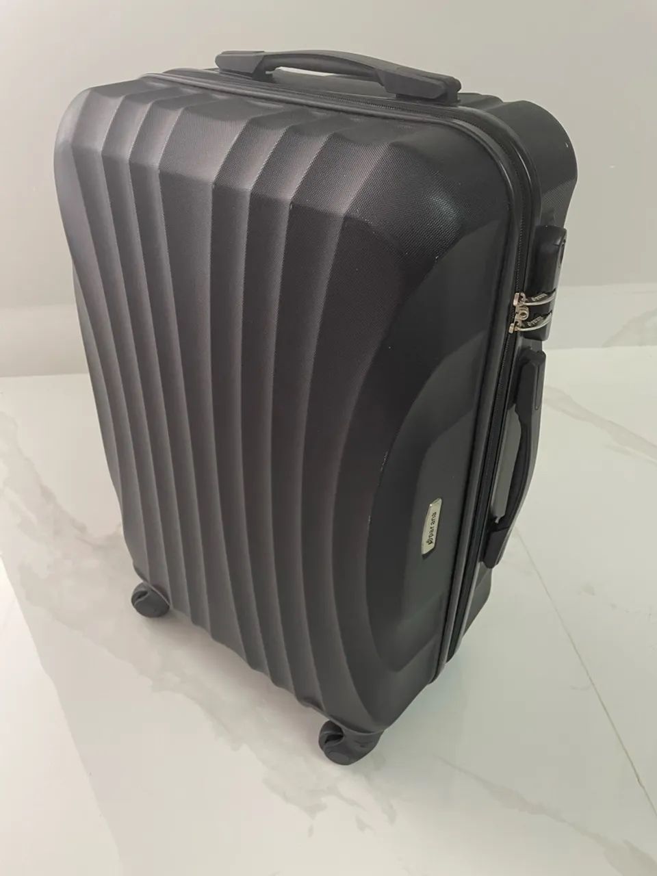 Mala de Viagem capacidade 10kg marca Paraná 