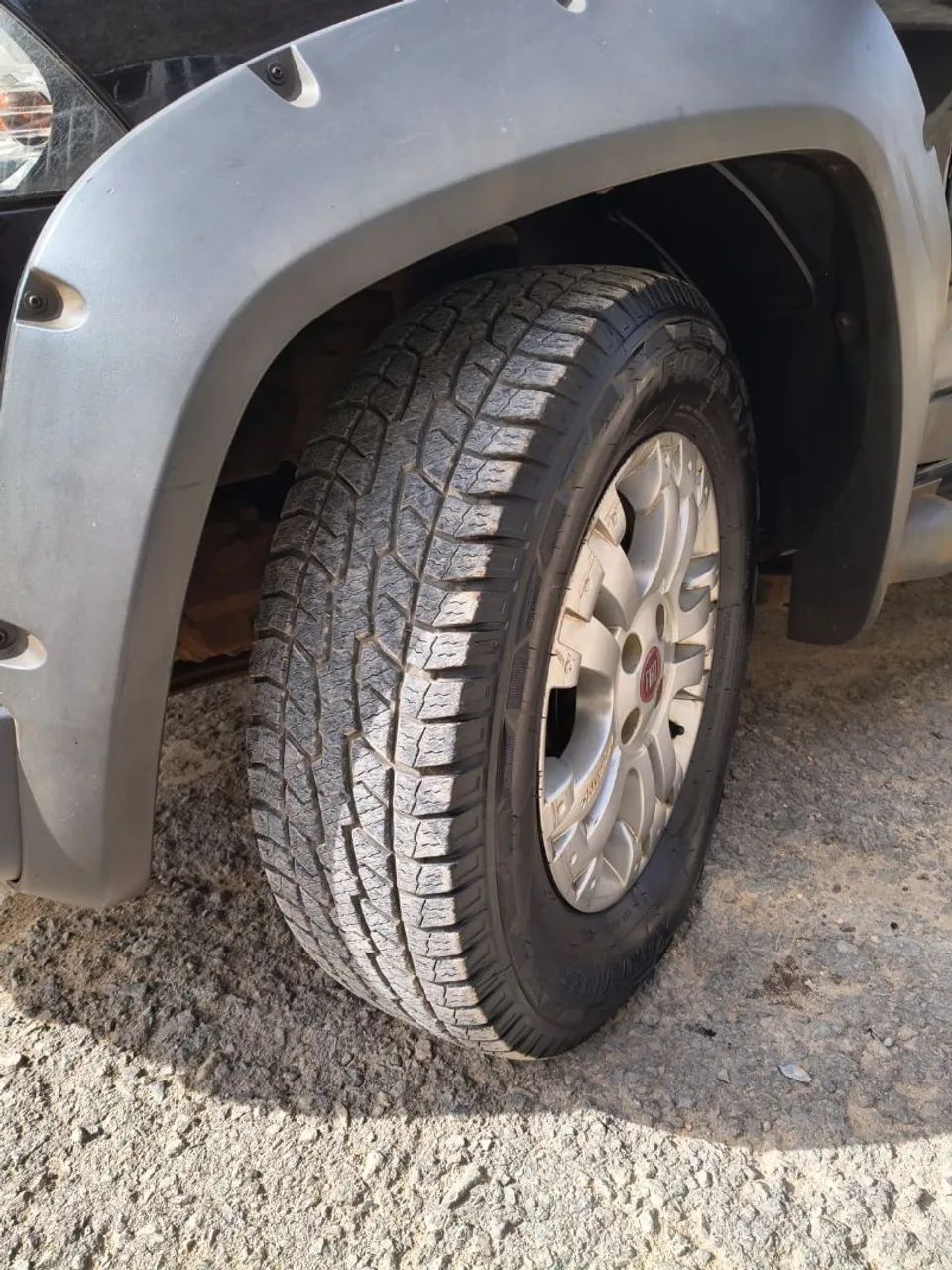 Fiat Strada Adventure1.8/ 1.8 Locker Flex CD 2010 - Foto 3