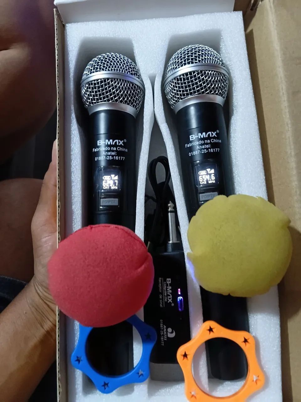 2 microfones sem fio marca B-max - Foto 4