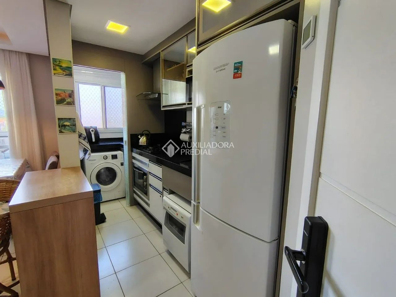 Apartamento 02 Dormitórios , mobiliado ,garagem elevador e área de lazer. - Foto 5