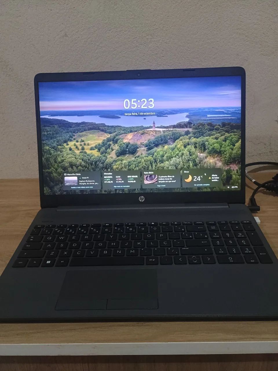 Notebook semi-novo 