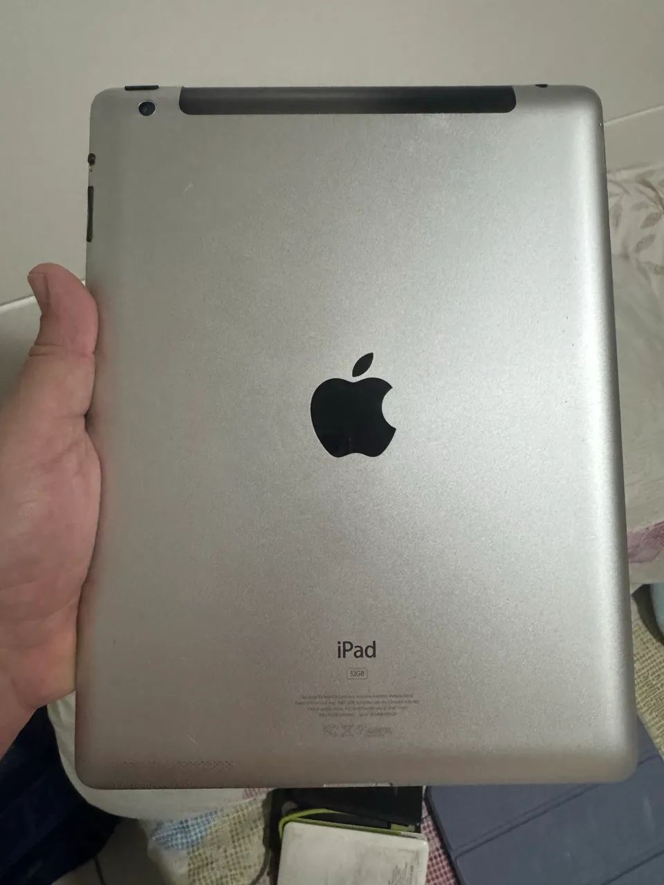 iPad 3 32GB - Para Peças ou Reparo - R$ 127,00 - Foto 2