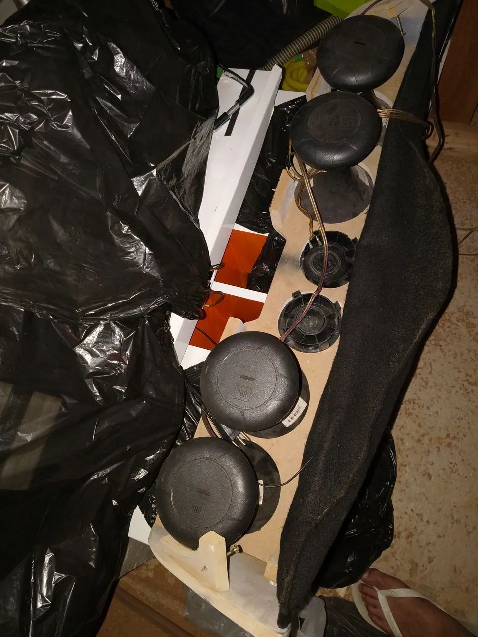 Caixa com 4 cornetas JBL   D200 - Foto 3