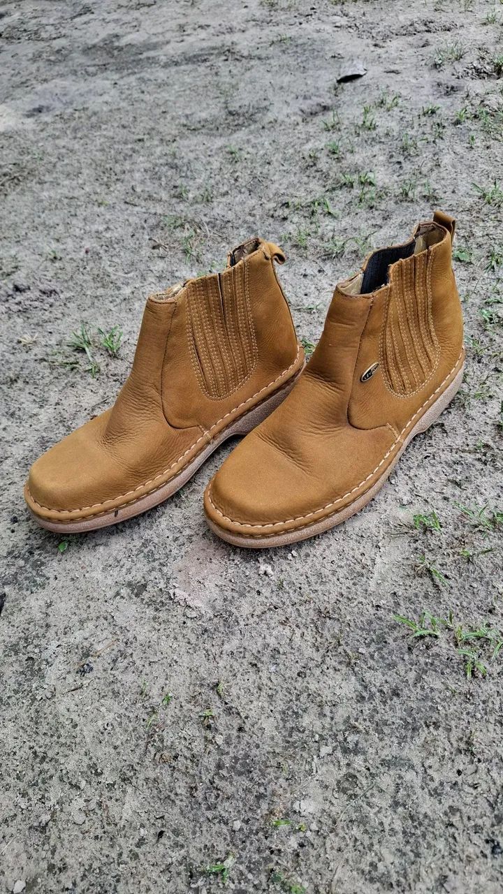 Botas de couro nunca usadas  - Foto 5