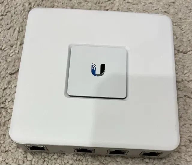 Ubiquiti UniFi Security Gateway (USG-3P) - Foto 4