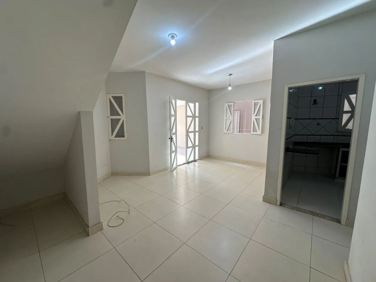 Alugo Casa 2 Quartos| SANTA RITA Com GARAGEM 