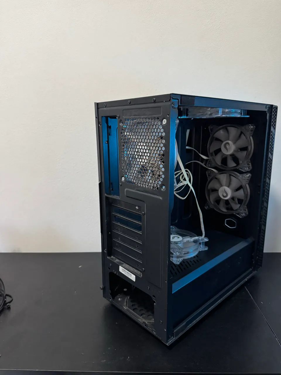 Gabinete Cooler Master c 5 Fans RGB - Foto 2