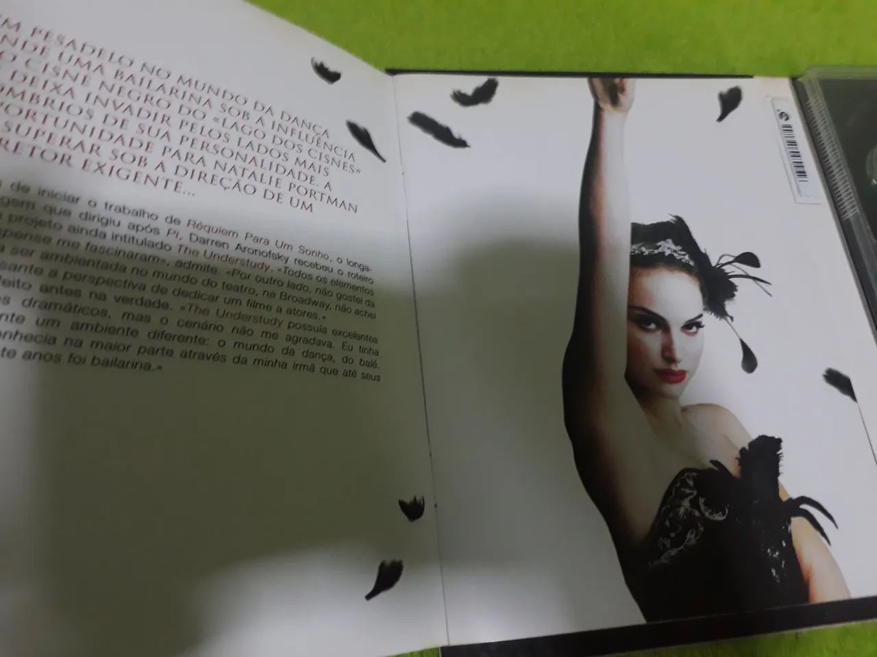 Blu-ray Cisne Negro edição especial com dvd e livro - Foto 4