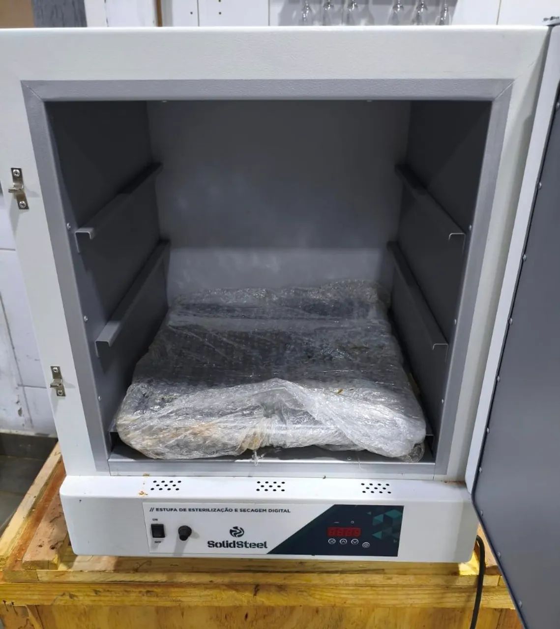 ? VENDO AUTOCLAVE ESTUFA DE ESTERILIZAÇÃO E SECAGEM DIGITAL - 64 LITROS! - Foto 3