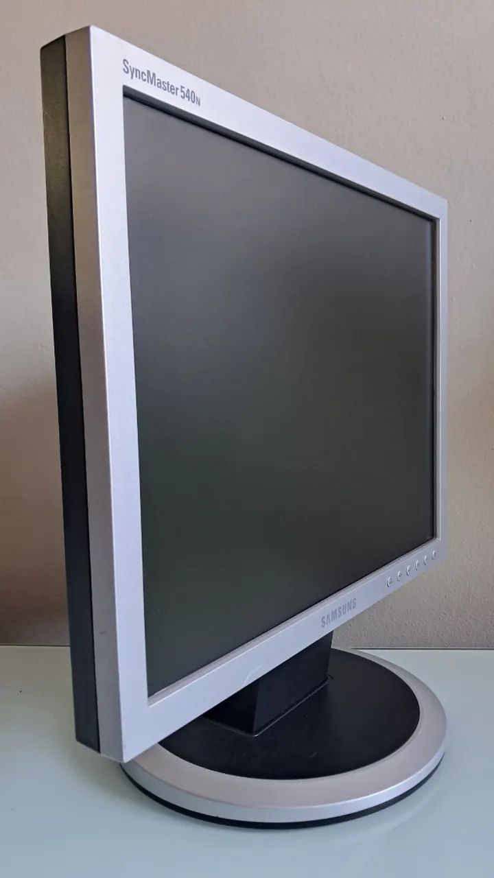 Monitor LCD 15" Samsung 540n em perfeito estado - Foto 2