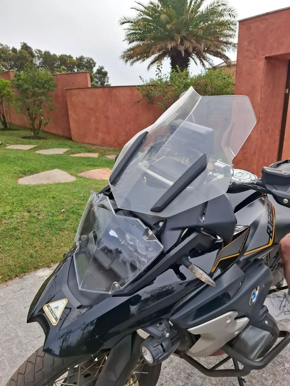 Moto nova, sem detalhe!