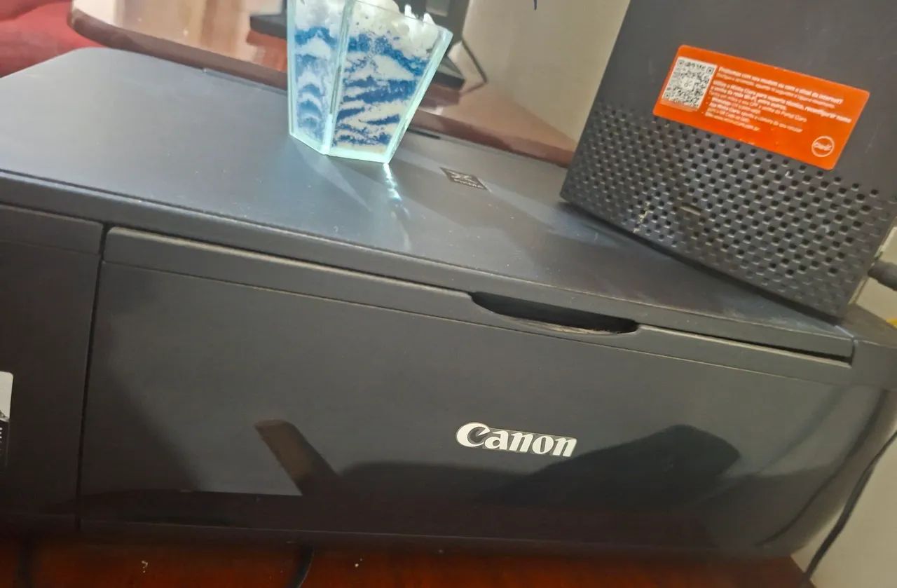 Vendo impressora Canon, c/ defeito. Não faz mais impressão, nem xerox, faz somente scanner