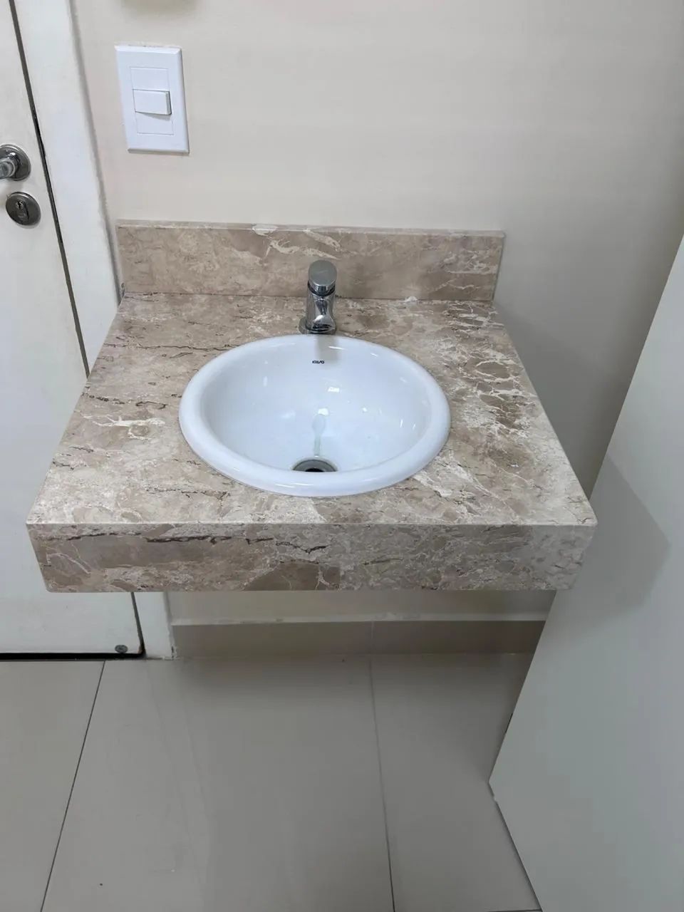 PIA BEGE BAHIA E TORNEIRA AUTOMÁTICA 