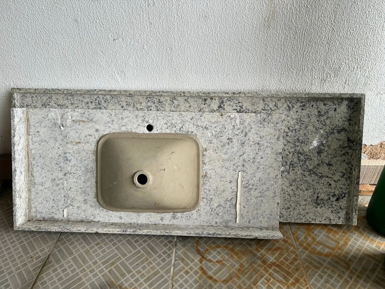 2 bancadas de granito com cubas422081758411499523