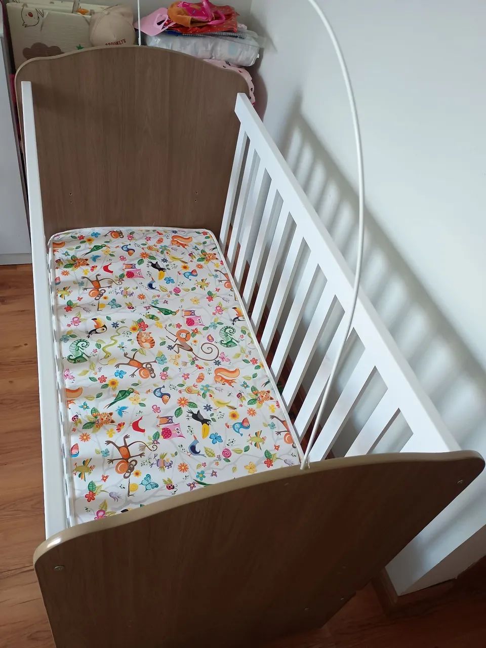 Berço que vira mini cama + colchão  - Foto 3