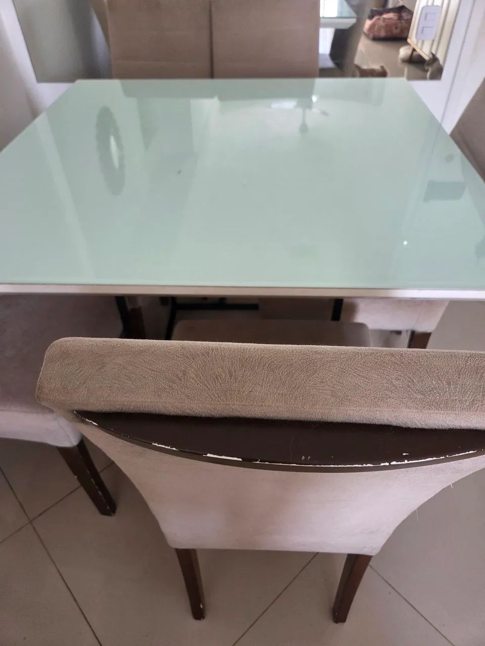 Mesa de jantar quadrada com 04 cadeiras - Foto 2