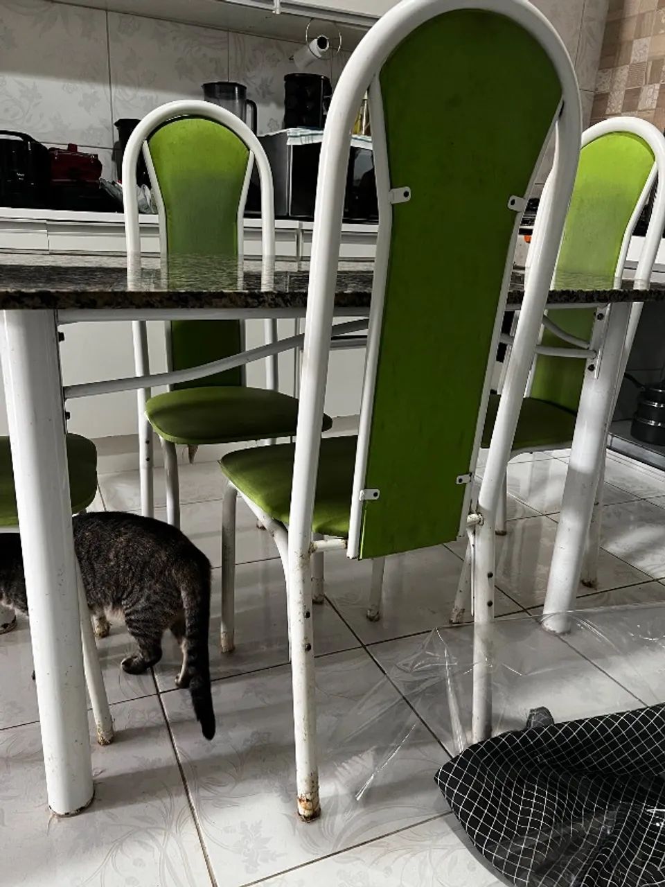 Mesa de jantar DESCONTO PRA VENDER LOGO - Foto 2
