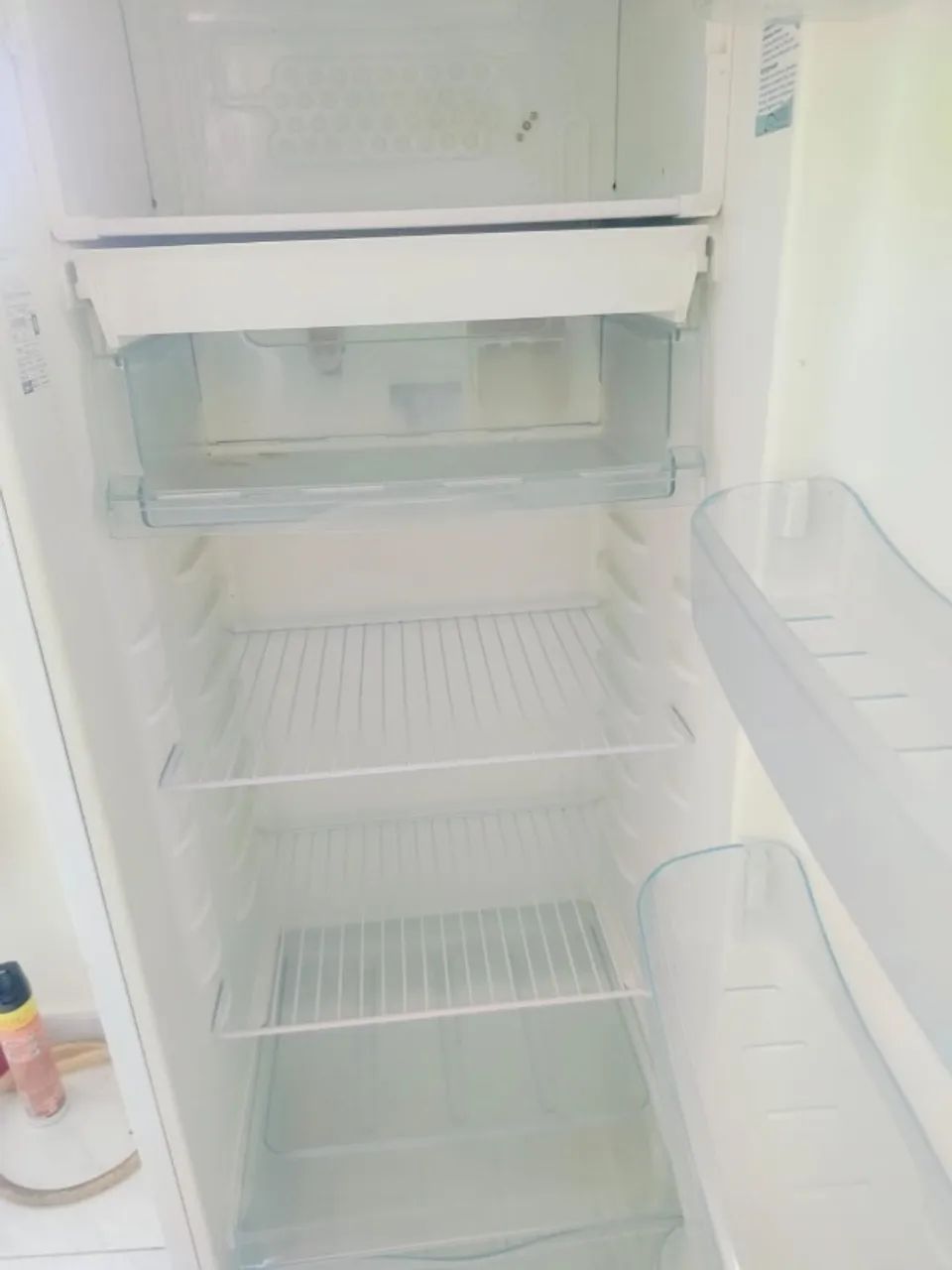 Geladeira Eletrolux com defeito - Foto 2