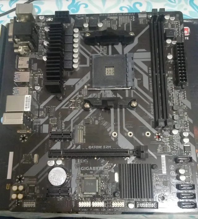 Placa Mãe Gigabyte B450M S2H - Foto 3