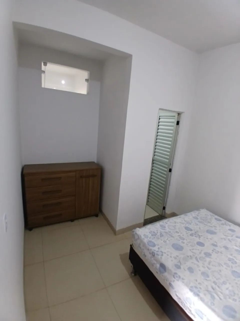 APARTAMENTO SEMI MOBILIADO PARA LOCAÇÃO - Foto 2