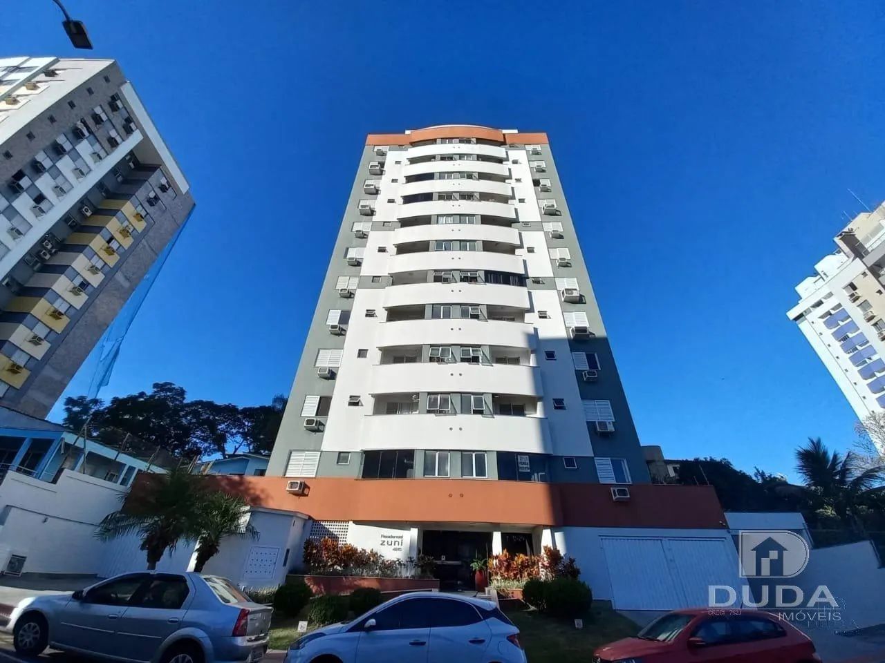 APARTAMENTO SEMI MOBILIADO