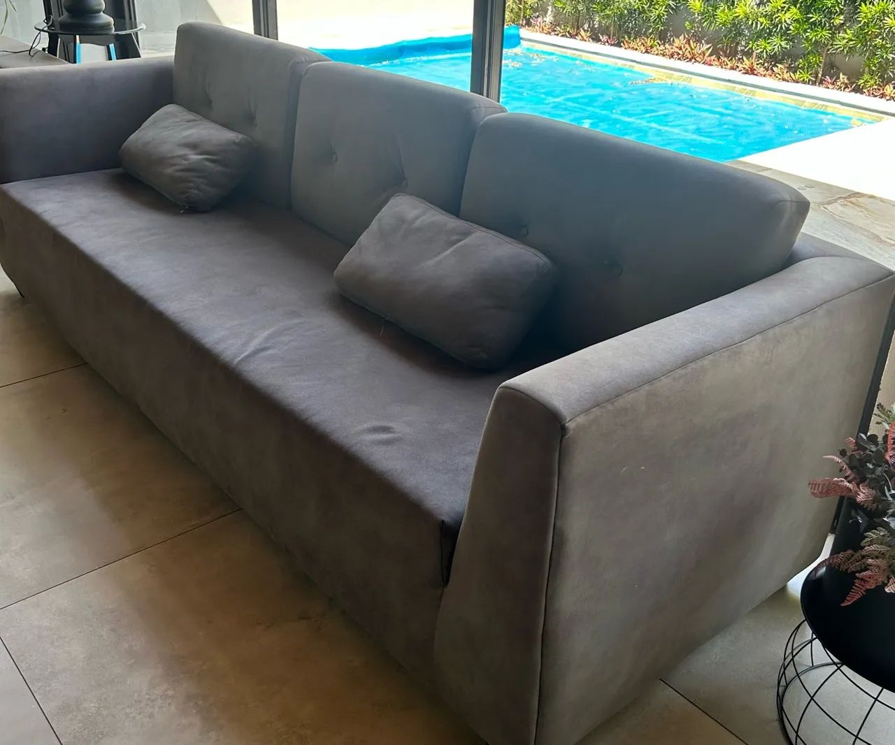 Sofá de suede baratinho!!!!! 2 , 95 m de tamanho!!! - Foto 2
