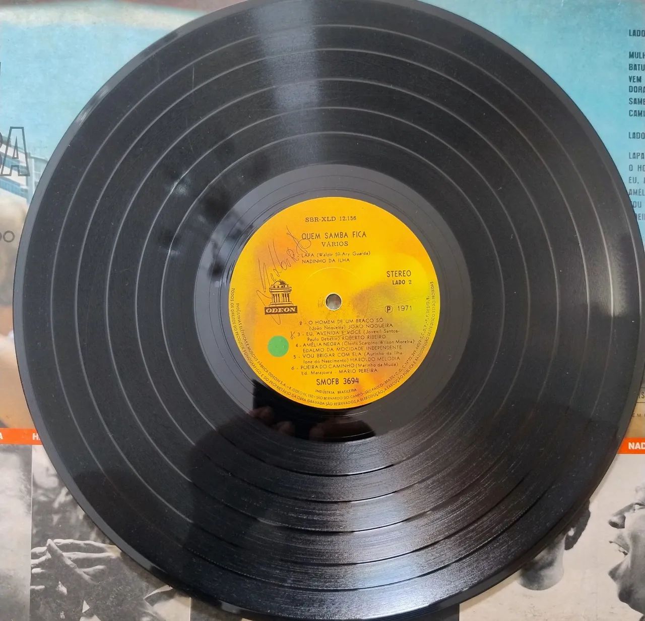 Quem samba fica 1974 - Foto 4