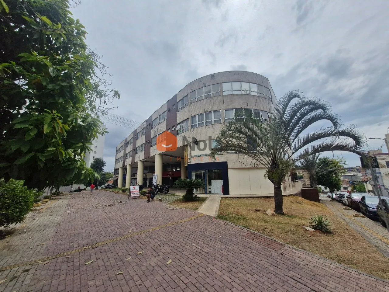 Conjunto De Salas Comerciais Para Alugar Com 400 m² De Área Útil No Bairro Jaraguá / Liber