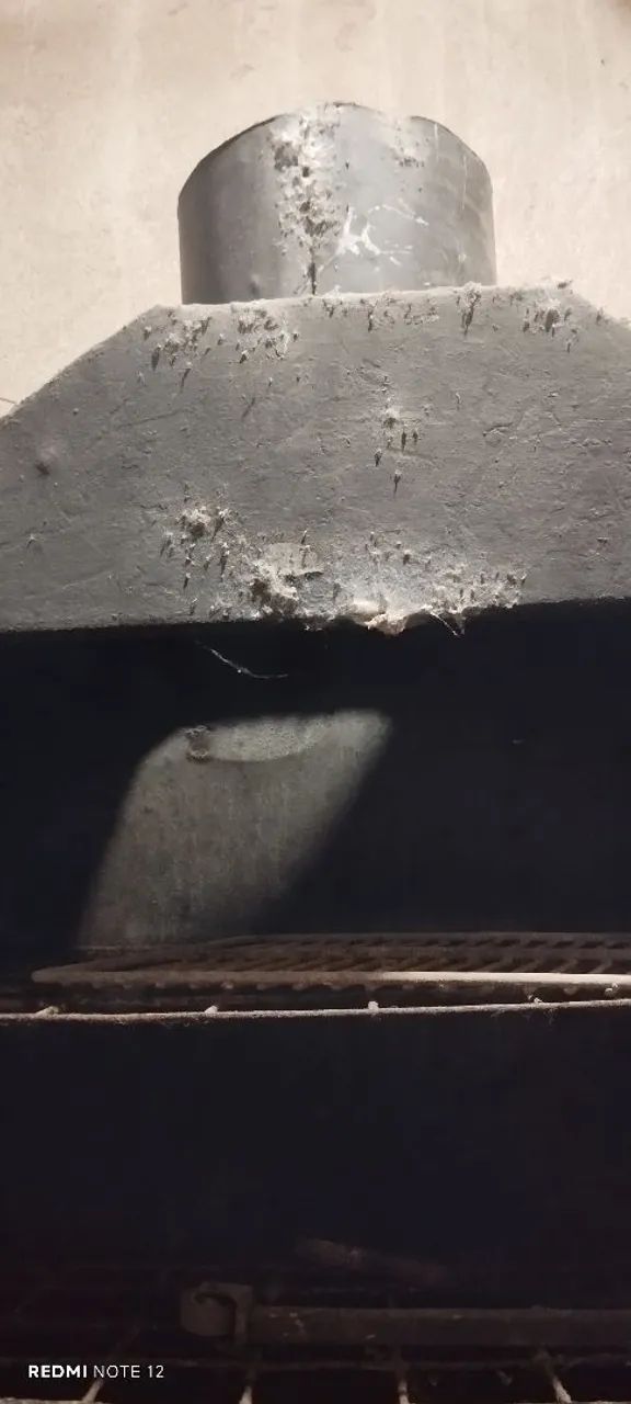 Galeteira a carvao em ótimo estado 