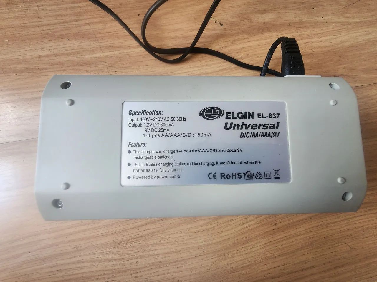 Carregador de pilhas universal - Foto 4