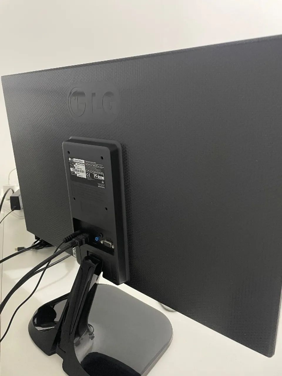 Monitor LG 23" Full HD IPS 23MP55HQ - Foto 3