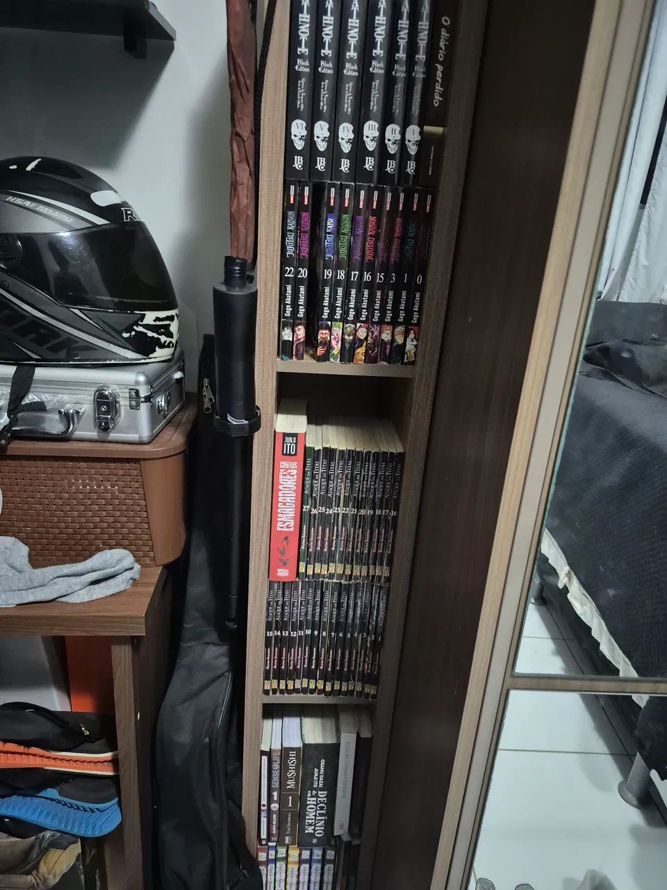 Mangás e livros variados