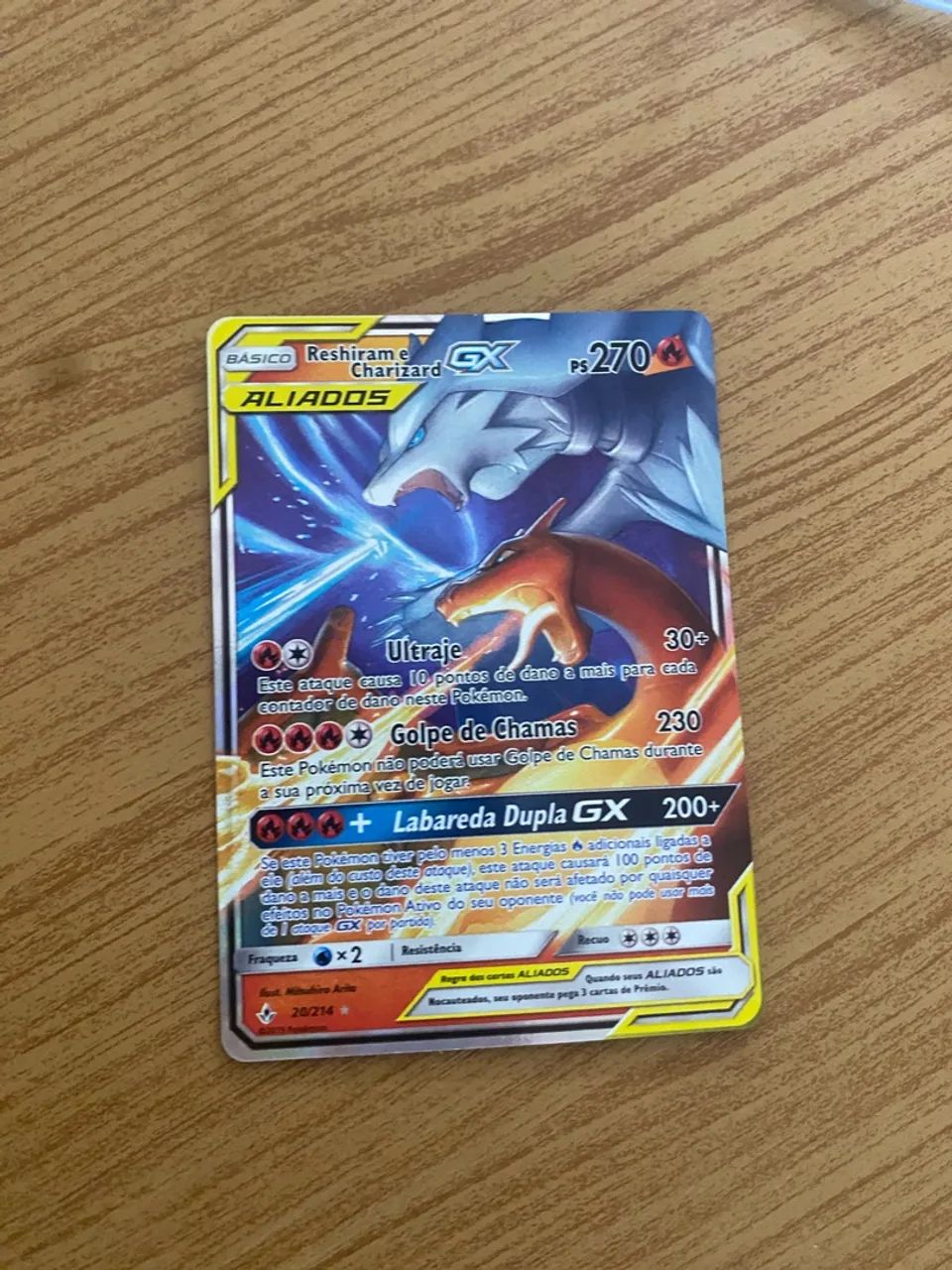 Carta Pokémon charizard e reshiram  - Foto 4