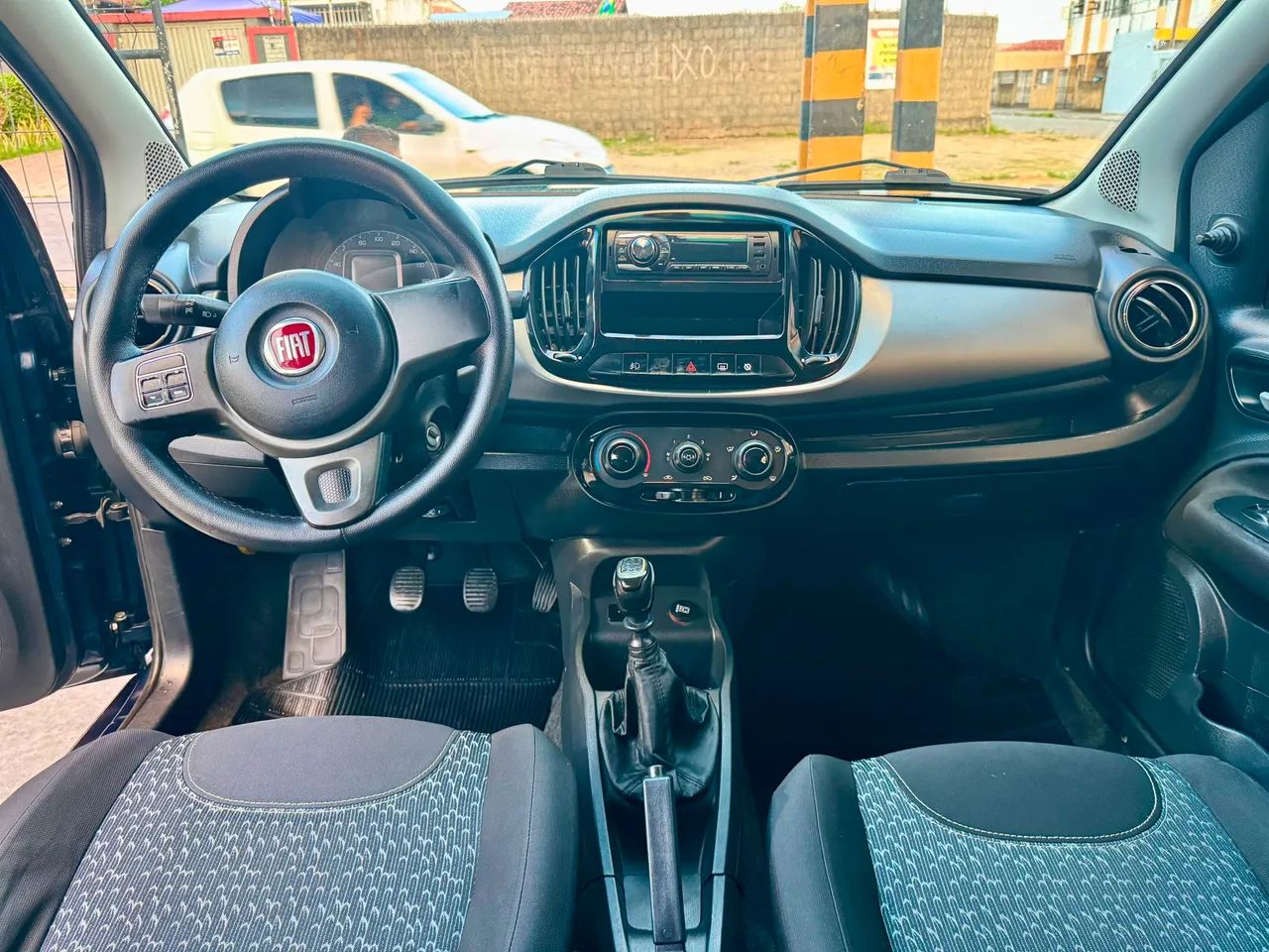 Fiat Uno Evolution 1.4 Fire Flex 8V 5P 2016 - Foto 4