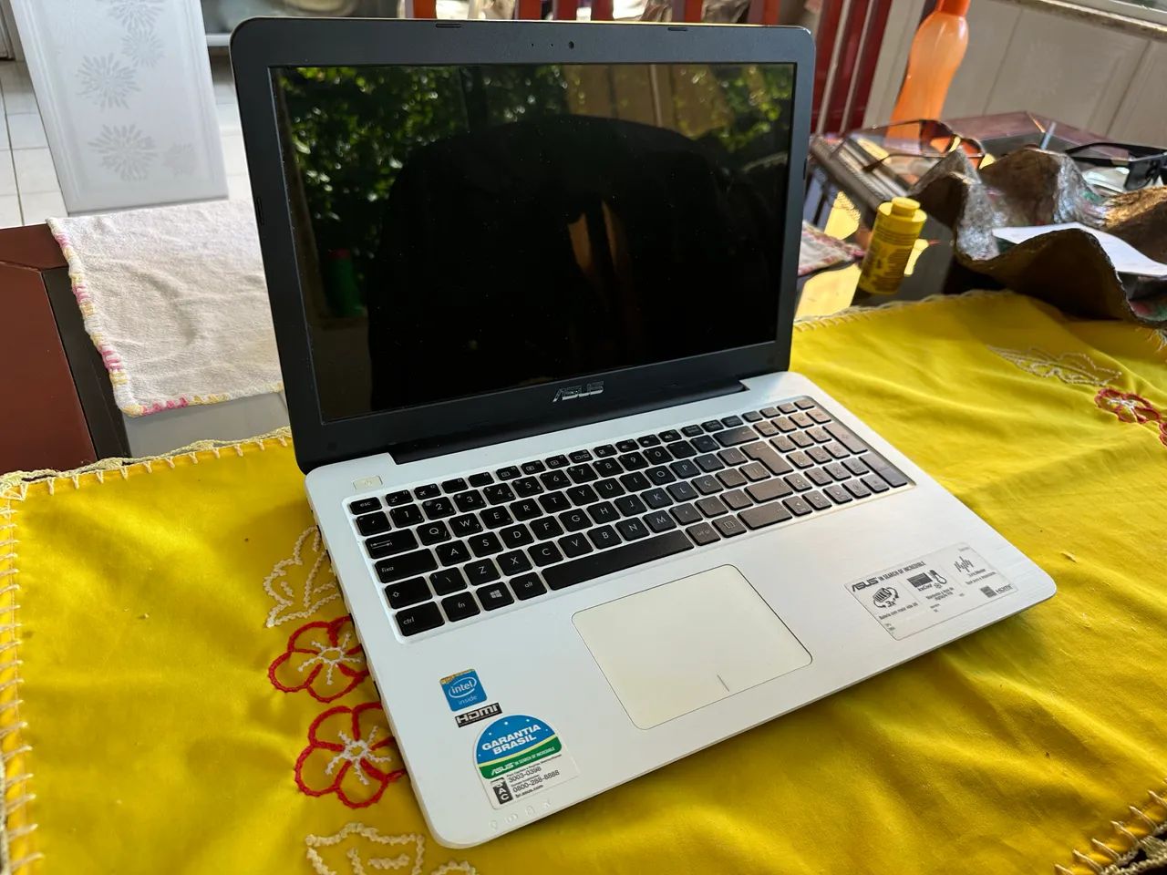 Notebook Asus Intel 4GB ram/ 480GB.