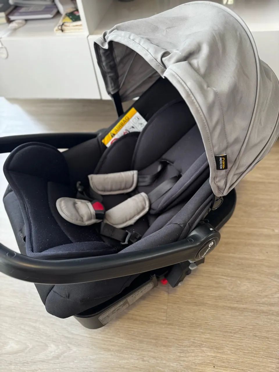 Bebê conforto Safety 1st e Base Isofix 