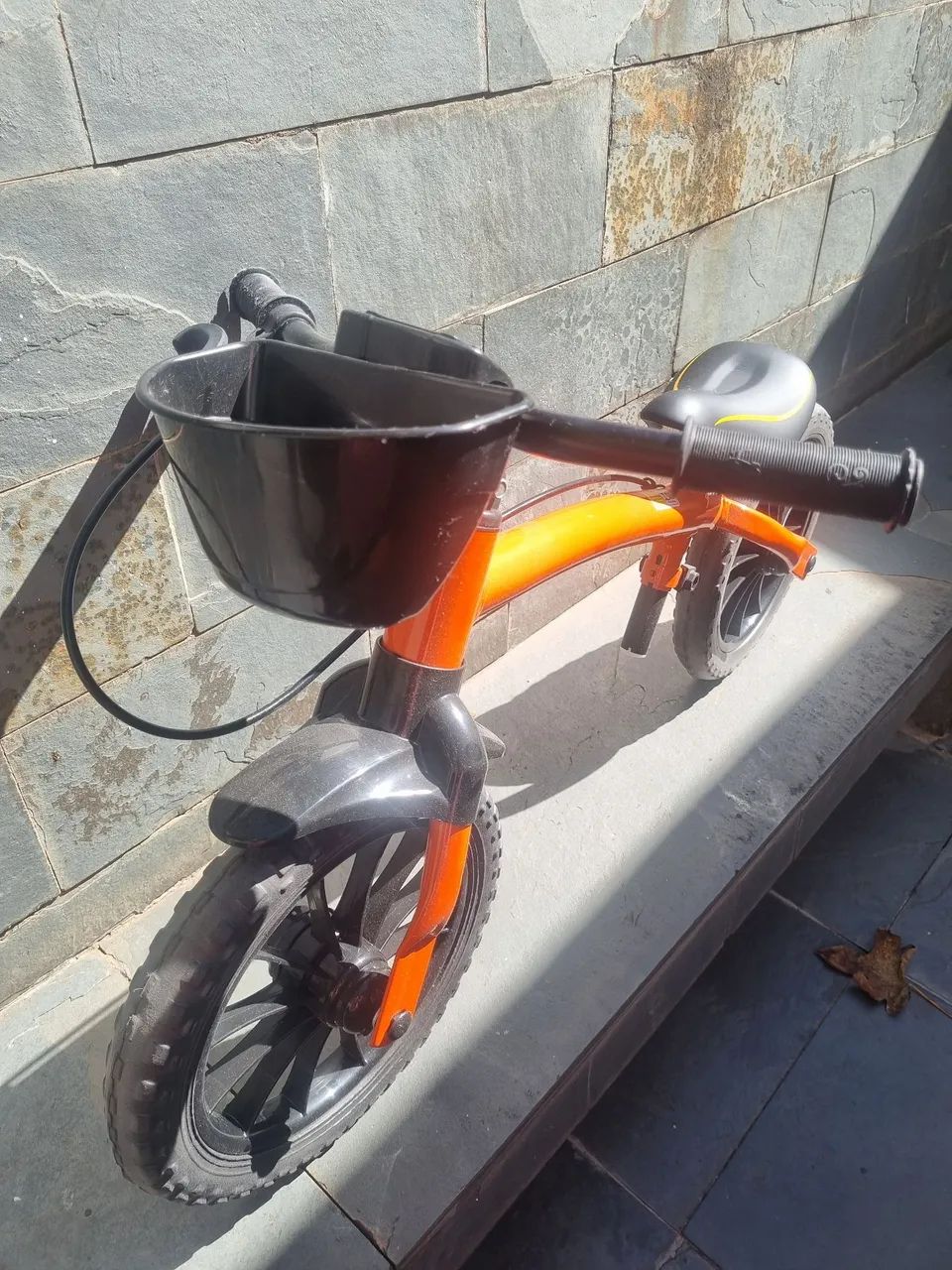 Bicicleta de equilíbrio Infantil com cestinha. - Foto 4
