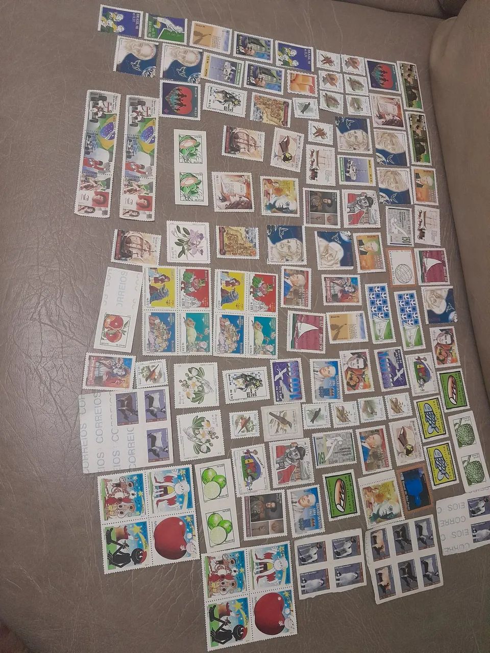 Coleção de selos dos correios.  - Foto 4