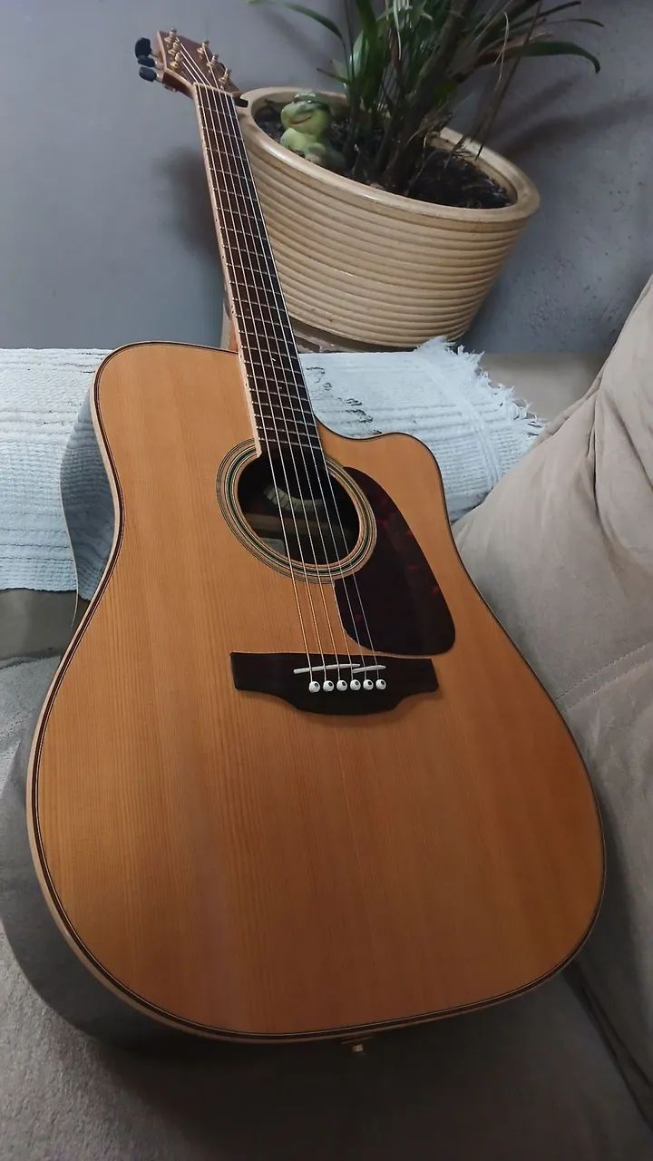 TAKAMINE  - Foto 3