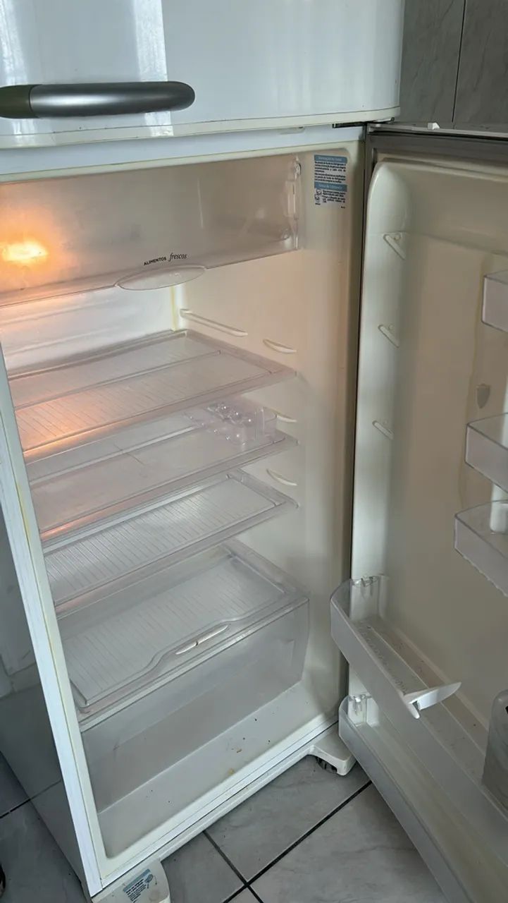 Geladeira tem que troca a borracha  - Foto 3
