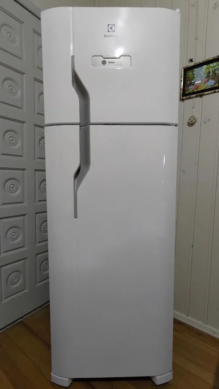 Geladeira Electrolux 310 litros