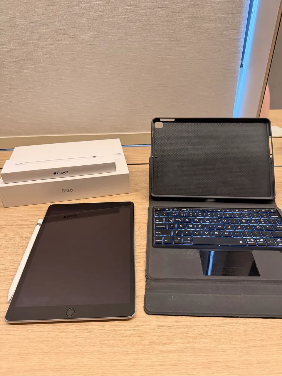 iPad 9ª geração 256GB + Apple Pencil + Teclado - Ótimo estado