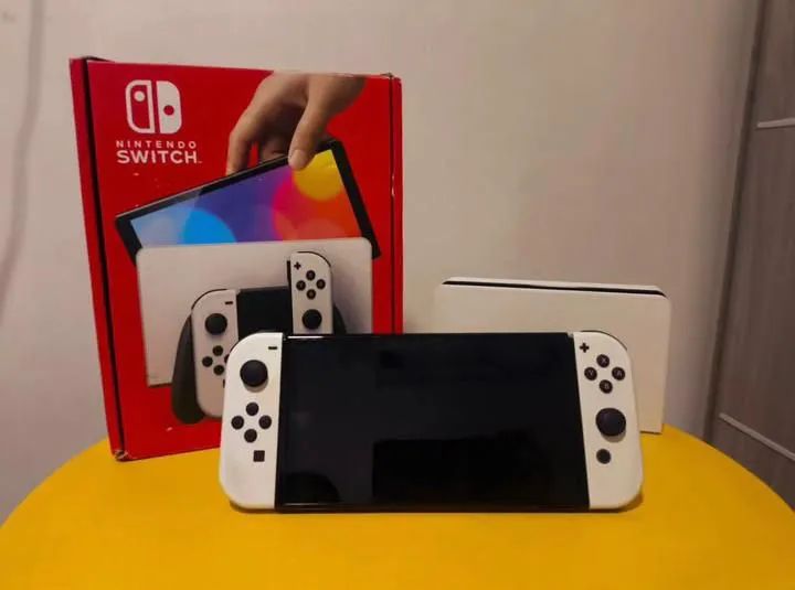 Nintendo Switch OLED (DESBLOQUEADO)