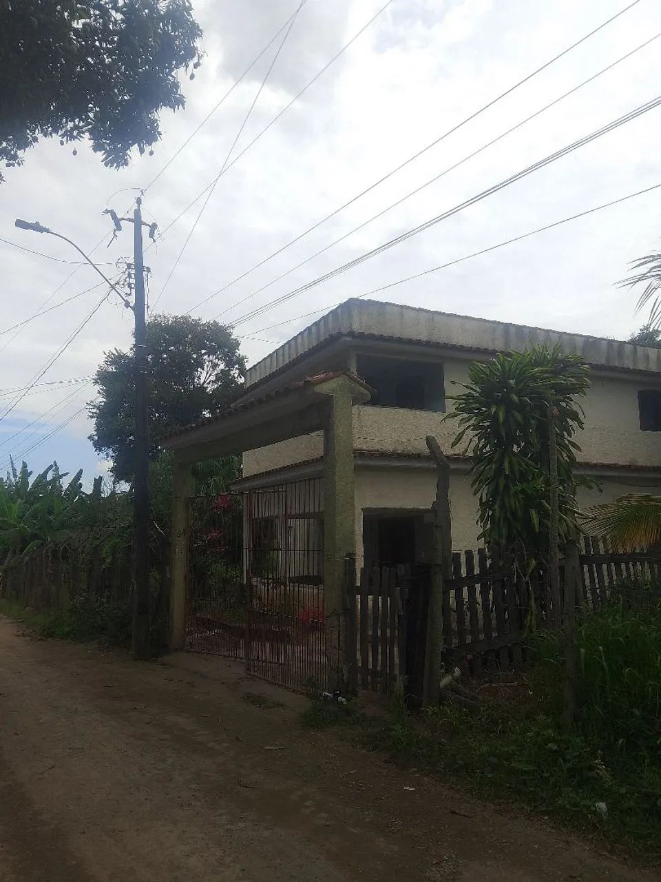 Sítio com 3 casas excelente a venda