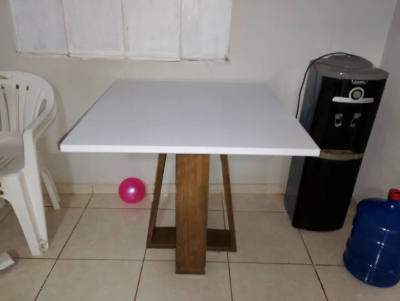 Mesa sem cadeiras - Foto 2