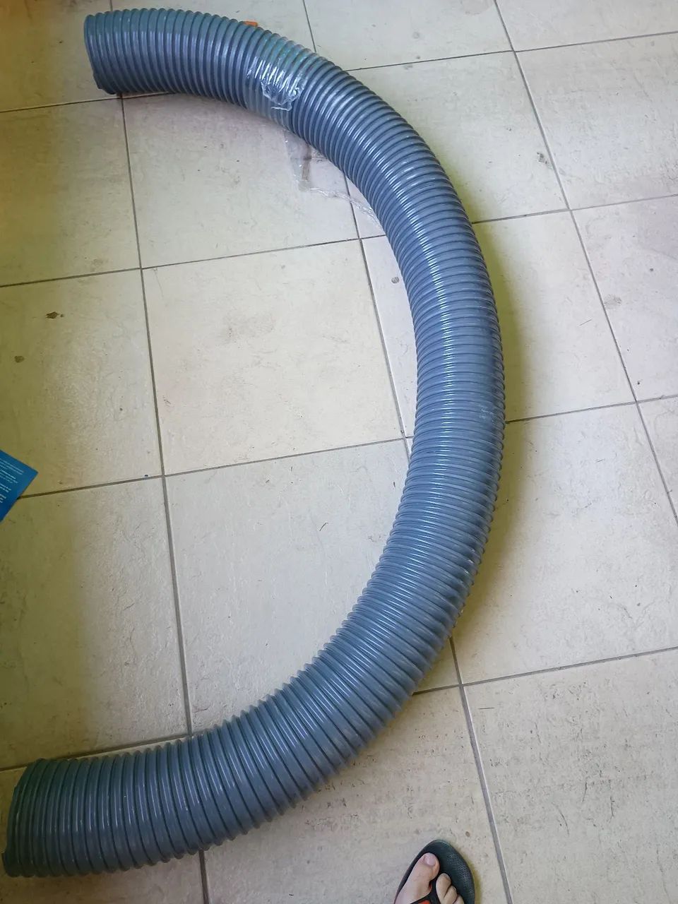 Duto flexível de ar de PVc cinza da marca Goodyear medindo 2, 45 cm para exaustor e Ar con